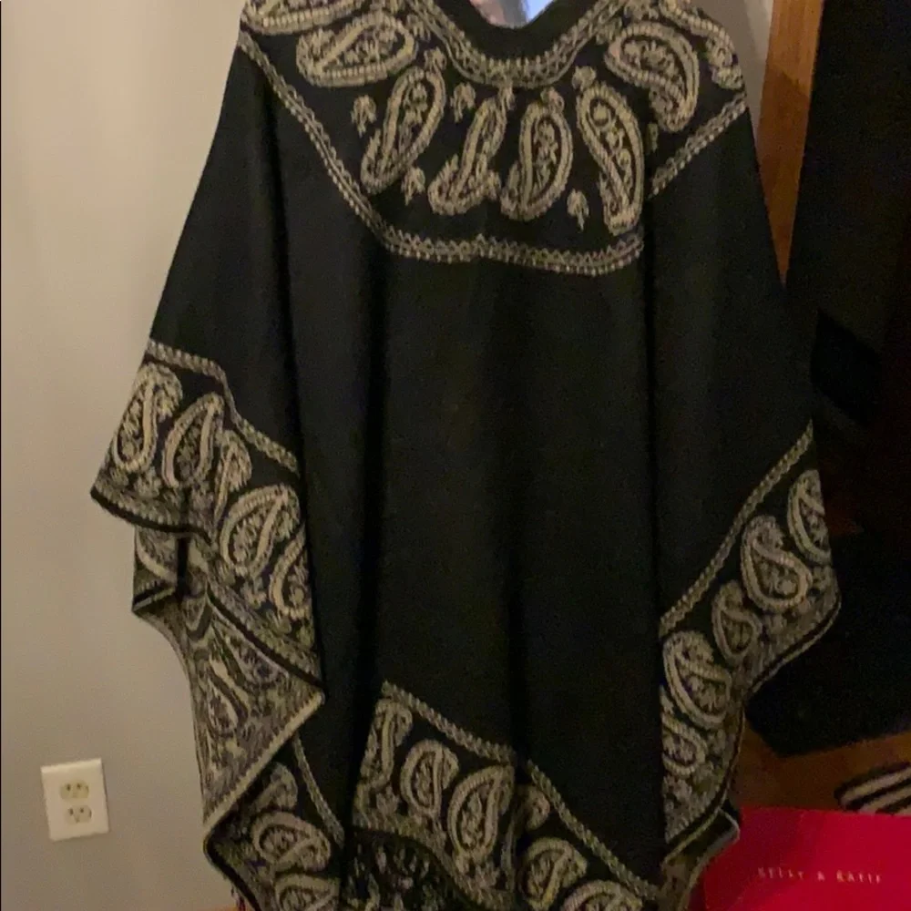 Wrap/Poncho- Alpaca Wool - Picture 3 of 4